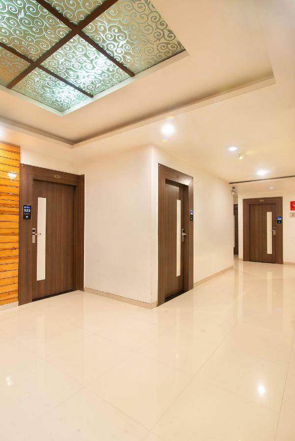 Hotel Sheetal Plaza Surat Exterior foto