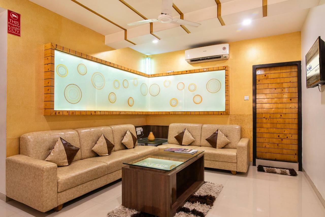 Hotel Sheetal Plaza Surat Exterior foto