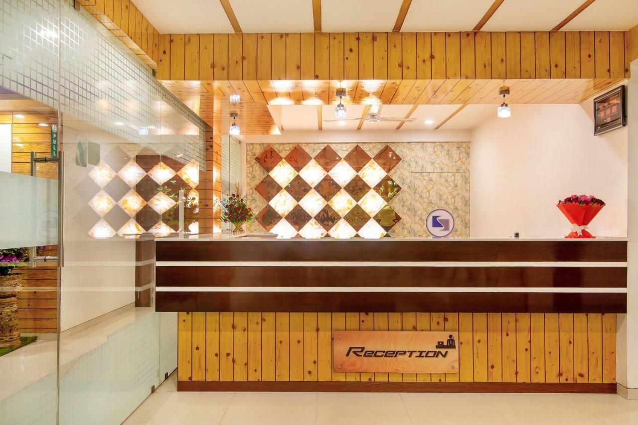 Hotel Sheetal Plaza Surat Exterior foto