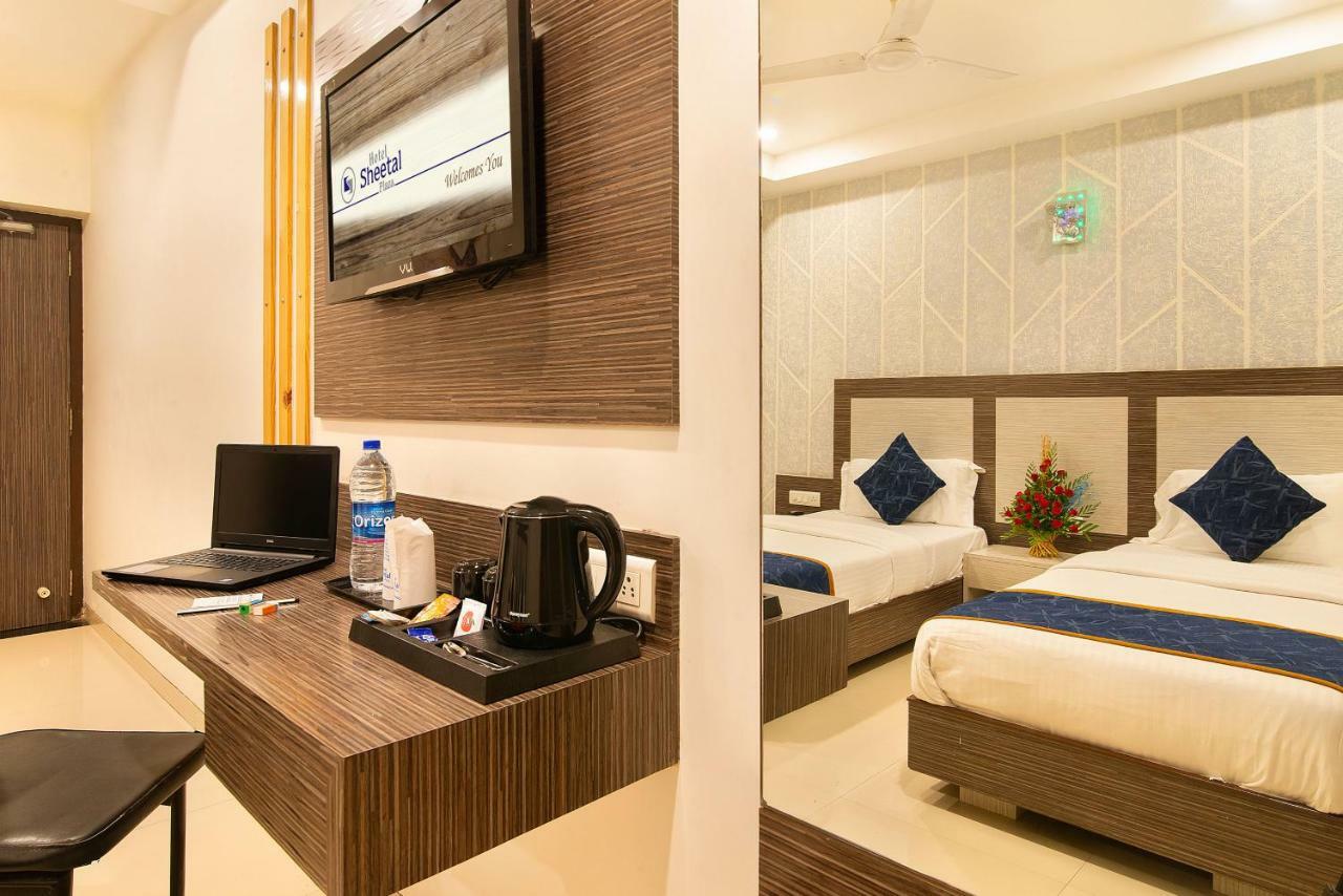 Hotel Sheetal Plaza Surat Exterior foto