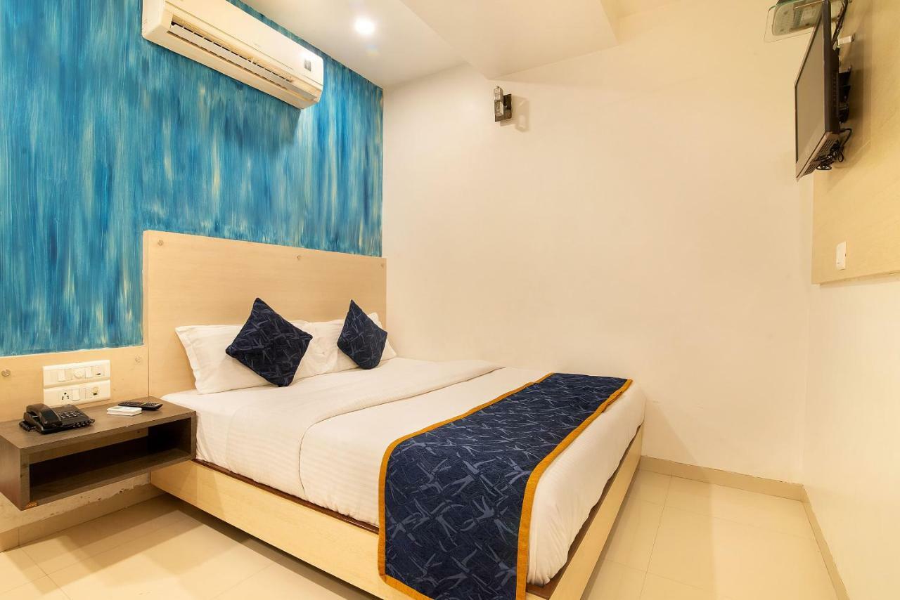 Hotel Sheetal Plaza Surat Exterior foto